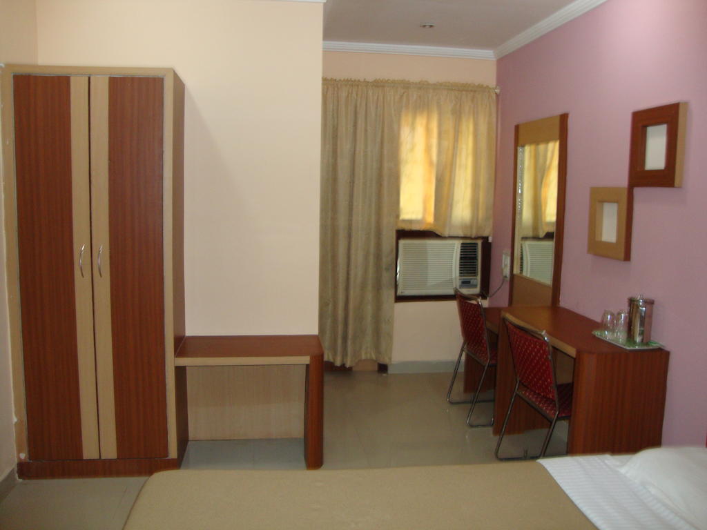 Hotel Bari International Bhubaneswar Pokój zdjęcie